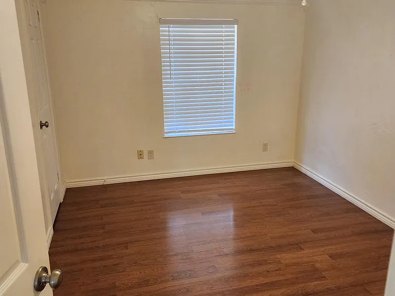 2102 N Battlebell Rd — Photo 14