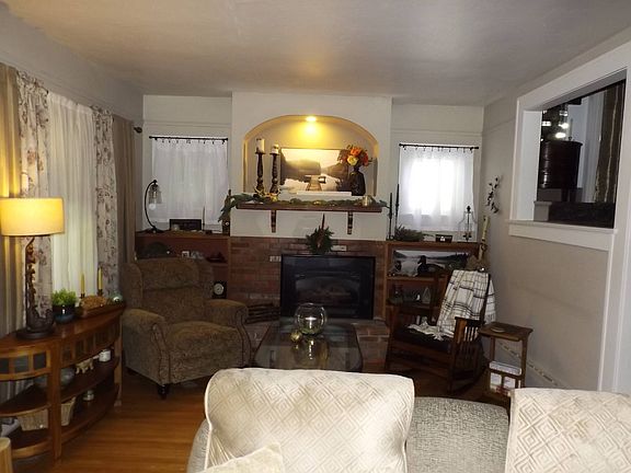 3rd image of 807 Laramie Ave
