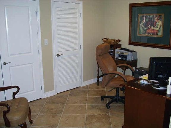 2nd image of 500 Throckmorton St APT 1602
