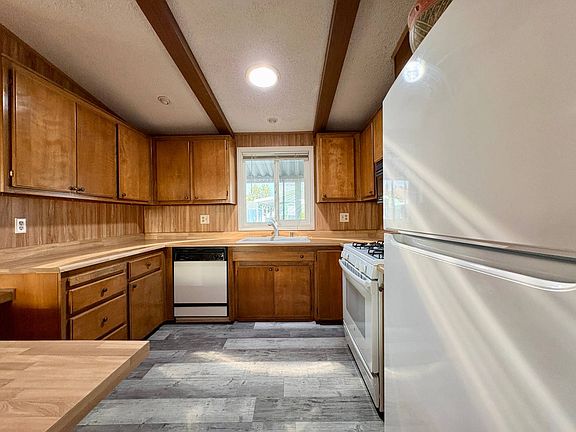 4th image of 11949 Riverside Dr Space 132