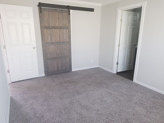 3rd image of 331 Marigold Ln