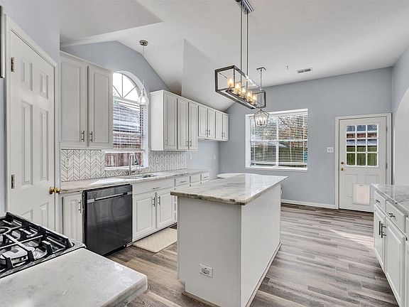 3rd image of 3327 La Seine Ln