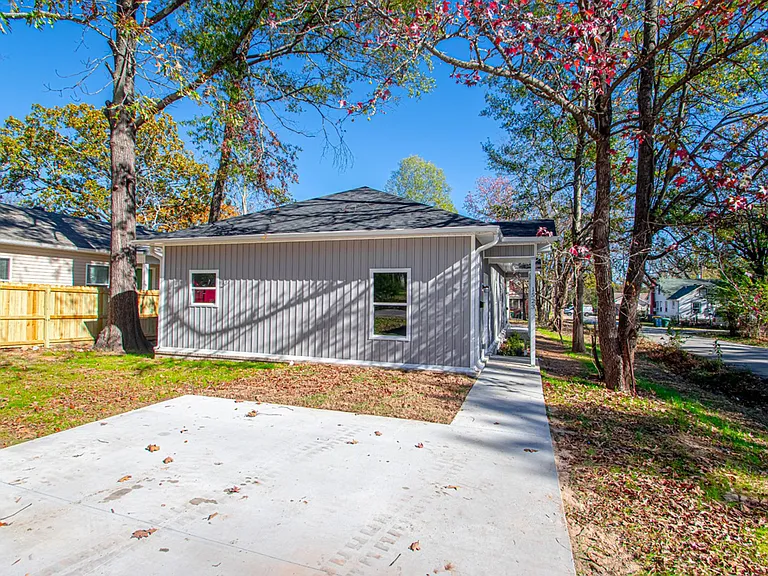 1523 S Cedar St — Photo 21