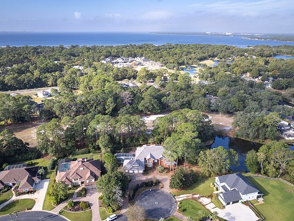 3rd image of 1524 Glenlake Cir