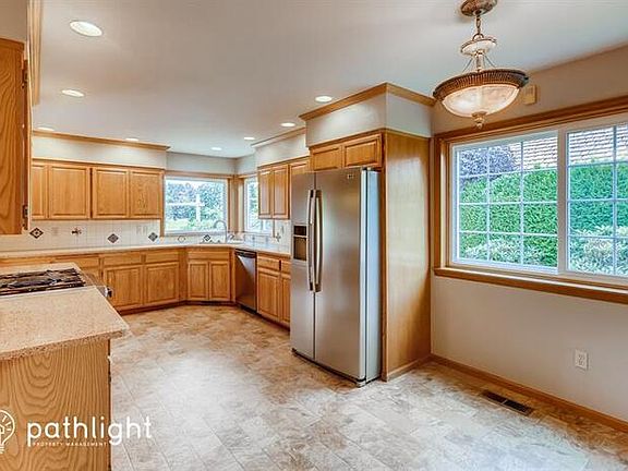 4th image of 14809 145th Avenue Ct E