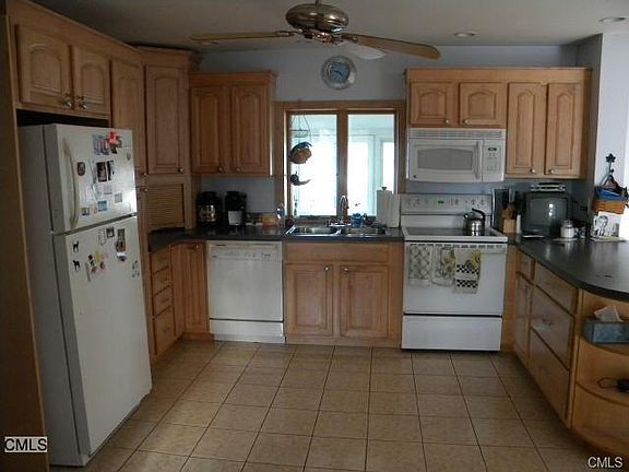3rd image of 7 Newport Ave
