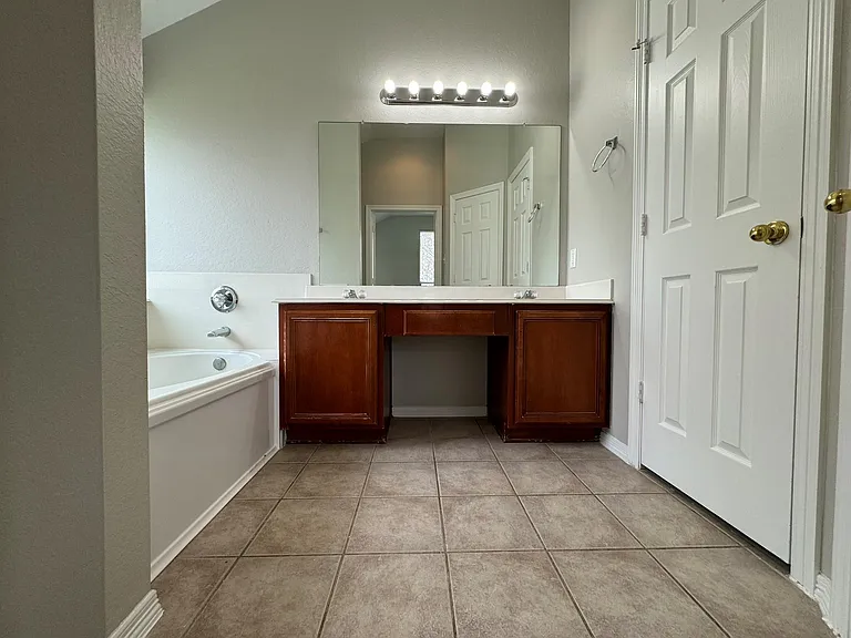 13196 Miller Ln — Photo 16