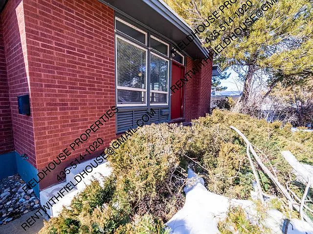 1077 Rose St — Photo 27
