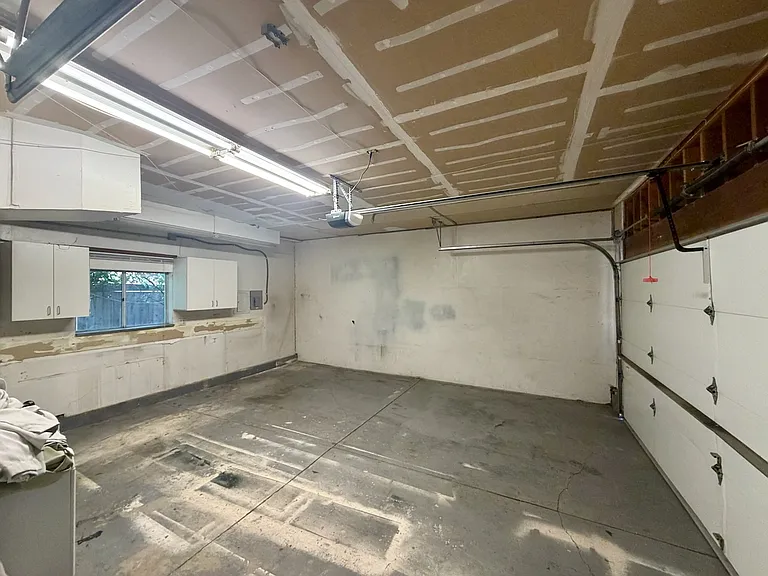 1582 Gordon St — Photo 12