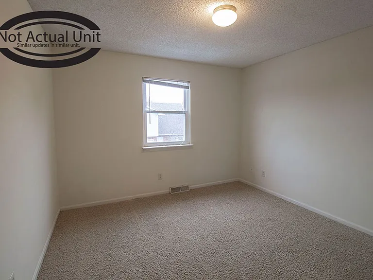 1904 Mirtle Grove Ct — Photo 24
