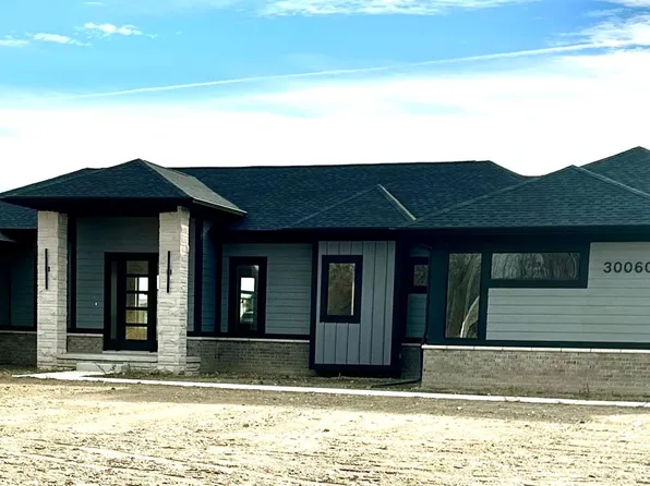 30060 Hickey Rd, Chesterfield, MI 48051