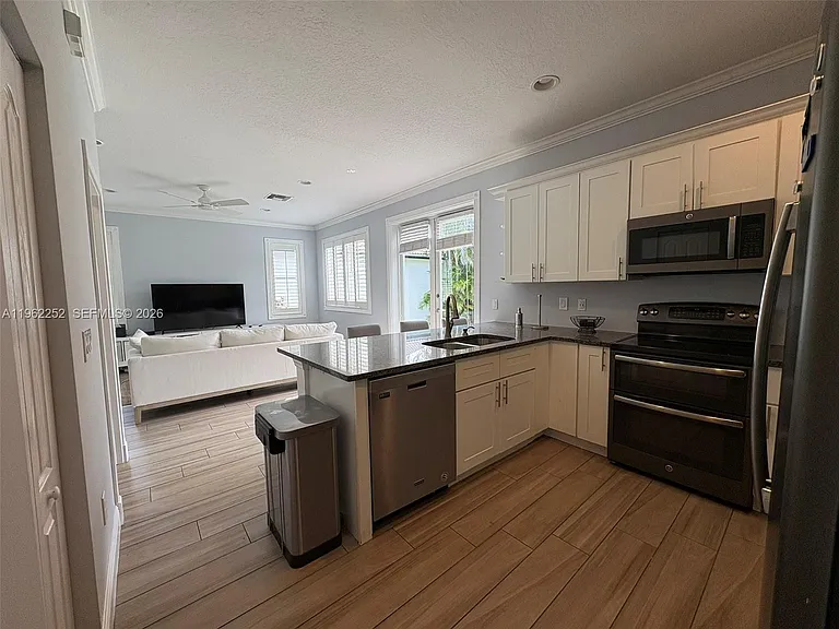 10793 Oak Bend Way — Photo 3