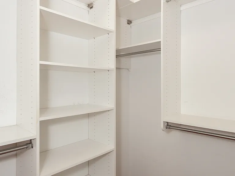 815 W Newport Ave #1R — Photo 11