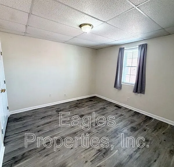 103 N Center St — Photo 18