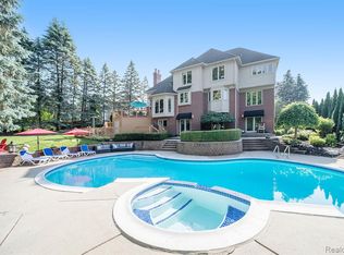 1769 Westridge Dr, Rochester, MI 48306