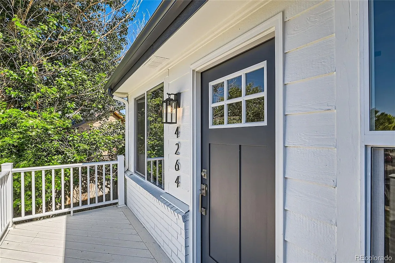 4 bed, 2042 sqft, $3,289 — Photo 3