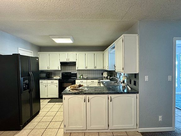 5th image of 4214 Rose Tree Ln