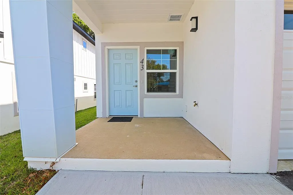 3 bed, 2.5 bath, 1900 sqft, $2,300 — Photo 3