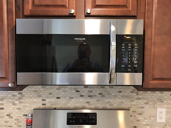 Microwave & Oven with gas cook-top