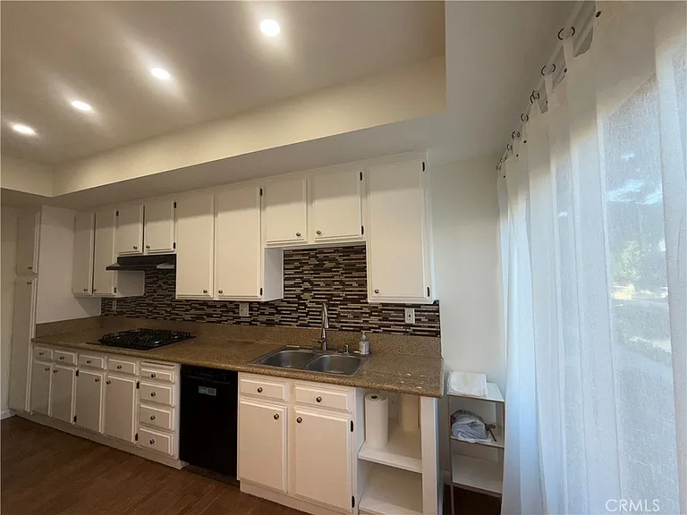 5841 Etiwanda Ave — Photo 8