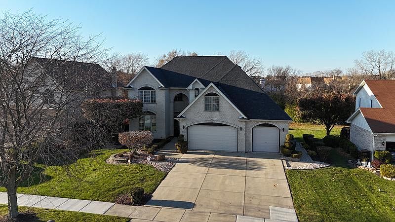 1st image of 3804 Edgewater Dr