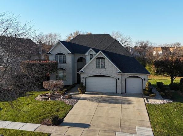 3804 Edgewater Dr