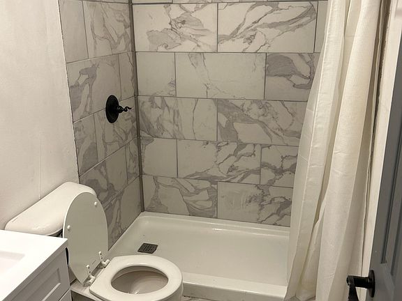 4th image of 1309 Forest Ave APT 1