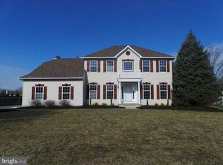 15 Rainbow Dr, Sewell, NJ 08080