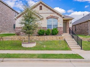 1495 Acmite Ave, Crossroads, TX 76227