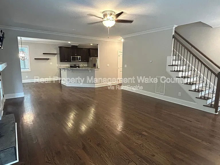 5412 Robbins Dr — Photo 23