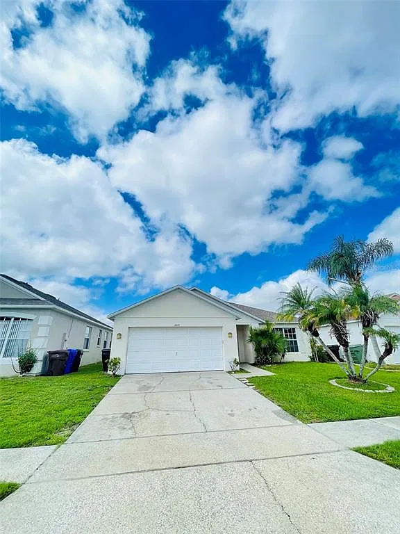 4 bed, 2.0 bath, 1696 sqft, $2,195 — Photo 4