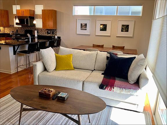 Living area (open concept)