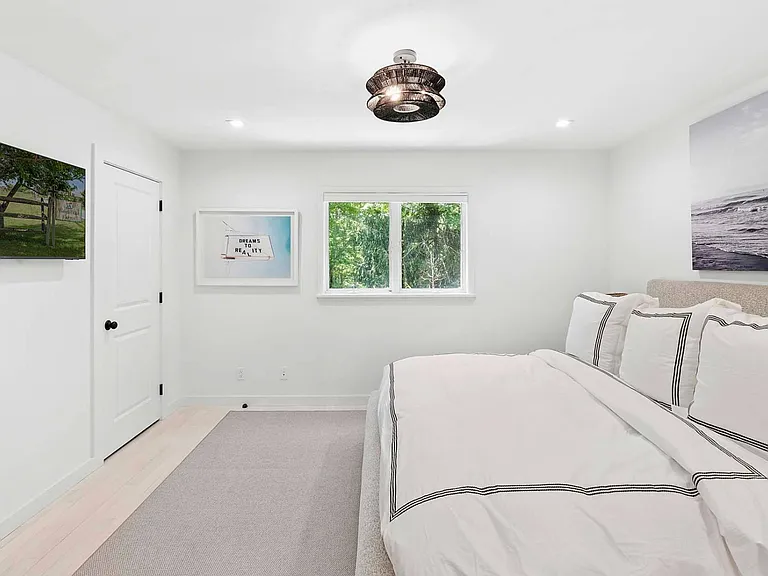 392 N Magee St — Photo 12