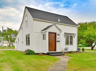 337 Central Ave N, Crookston, MN 56716