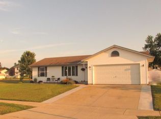 235 High View Ln, Oconomowoc, WI 53066