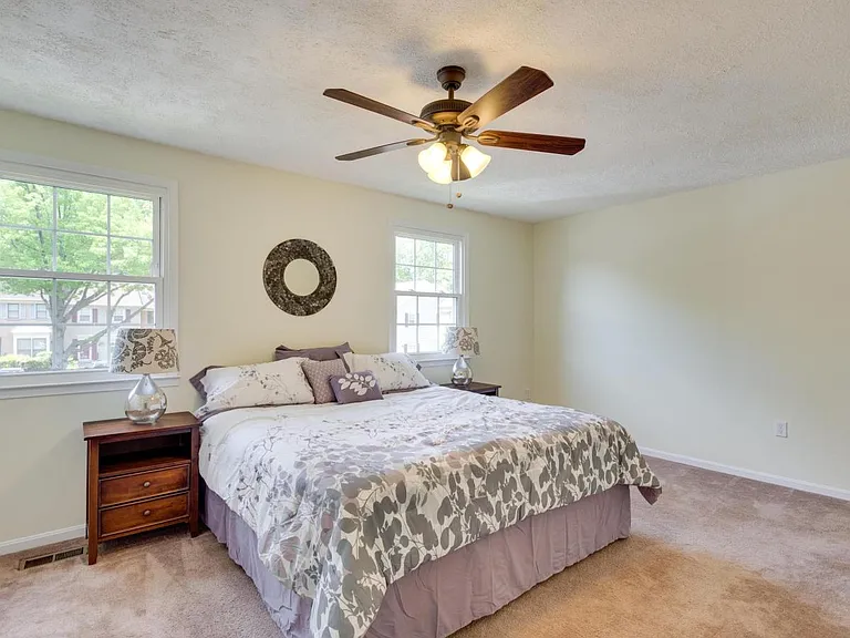 9884 High Water Ct — Photo 10