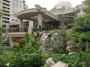 3888 Duke Of York Blvd #731, Mississauga, ON L5B 4P5