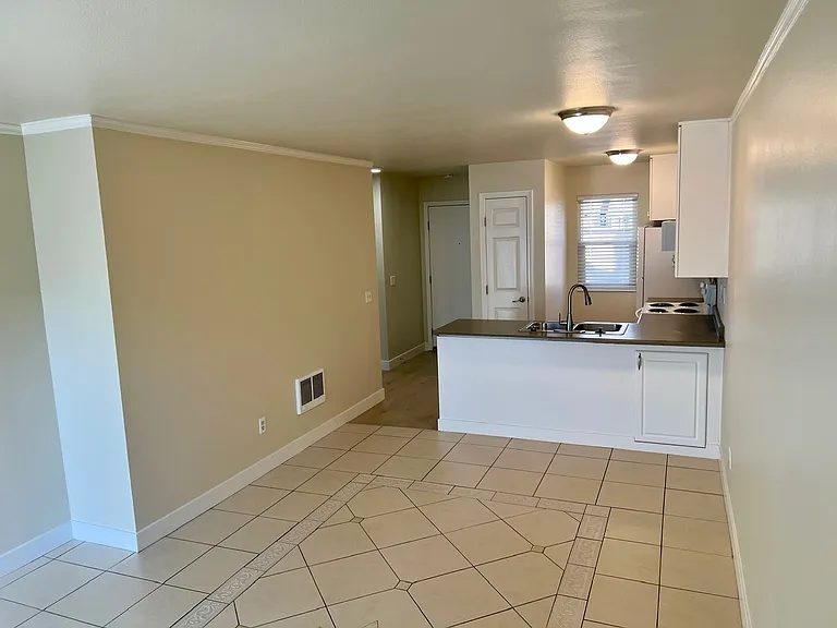 209 Stony Point Rd #E — Photo 3