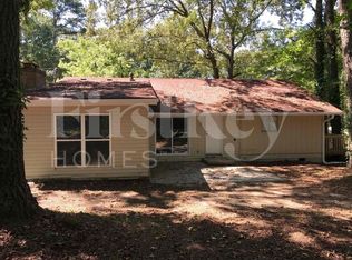 6462 Granada Dr, Forest Park, GA