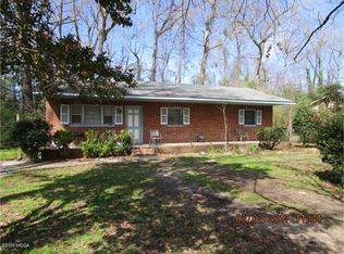 858 Perry Dr, Macon, GA 31217