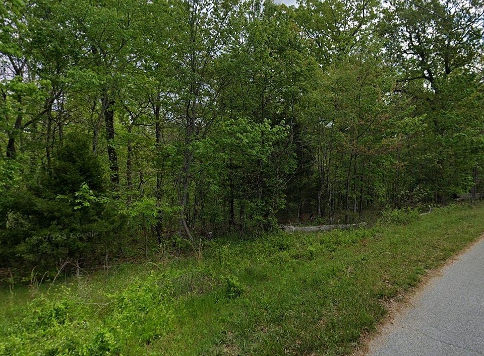 2nd image of 19 Plymouth Dr