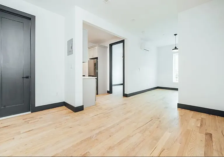 919 Gates Ave #2FF — Photo 1