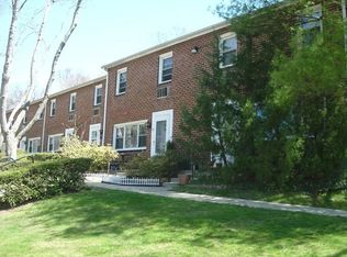 179 Charter Cir, Ossining, NY 10562