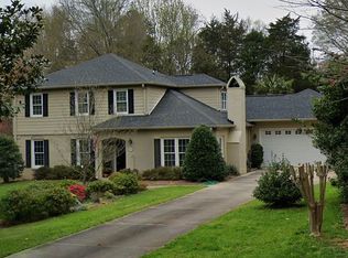 8137 High Oaks Ln, Charlotte, NC 28277