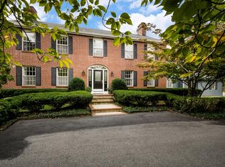 26 Meadow Ln, Pennington, NJ 08534