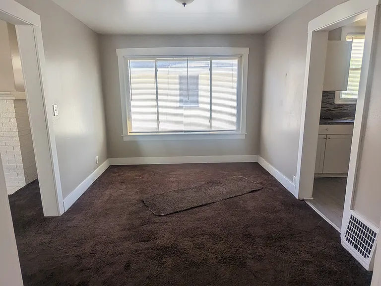 994 Peerless Ave — Photo 8