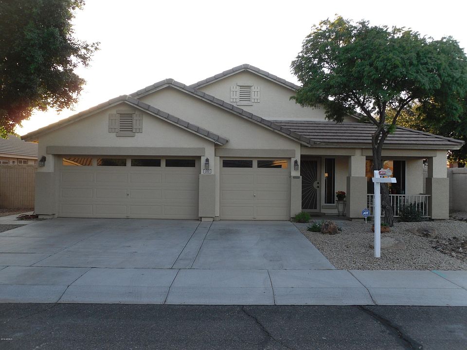 Beautiful curve appeal!