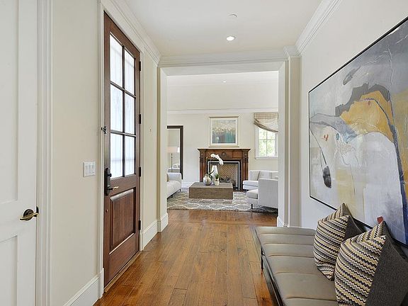 3rd image of 120 Royal Oak Ct