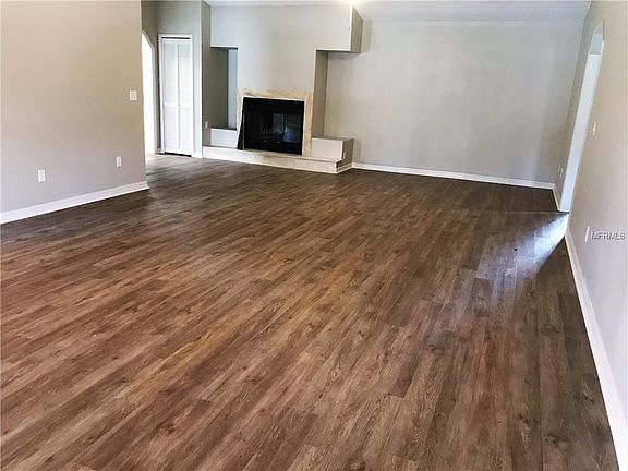 4th image of 1630 Foxcreek Ln