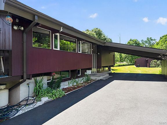 4th image of 424 Laroe Road